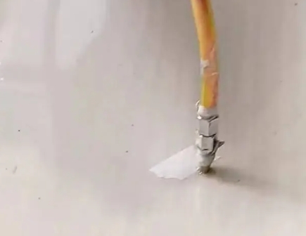 浦城瓷砖空鼓维修公司专业解答在瓷砖铺贴过程中，如果使用的砂料过粗（如全部使用了粗砂），可能会导致以下问题
